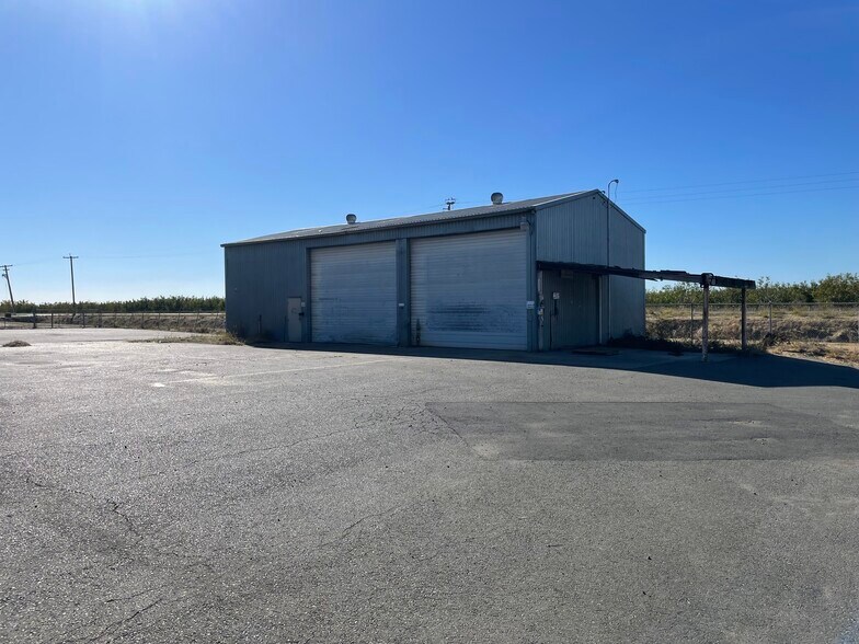 More Photos Of 5033 Feather River Blvd, Olivehurst Manufacturing For Lease