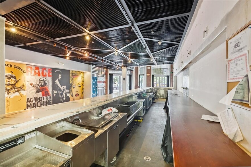More Photos Of 512 Paterson Plank Rd, Jersey City Restaurant For Sale