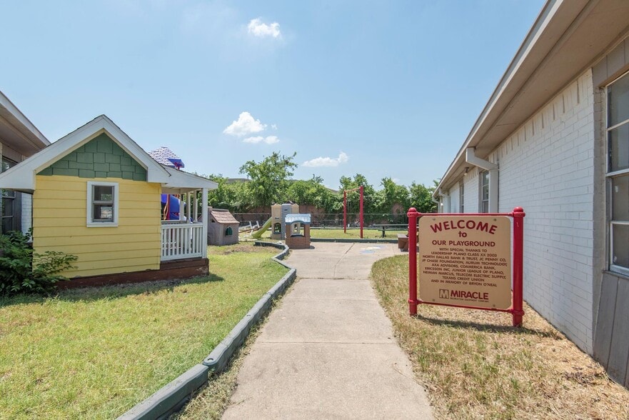 More Photos Of 1710 N McDonald St, McKinney Assisted Living For Sale