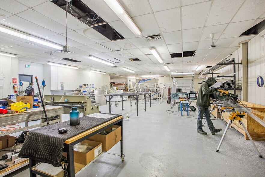 More Photos Of 711 S Bowen St, Longmont Warehouse For Lease