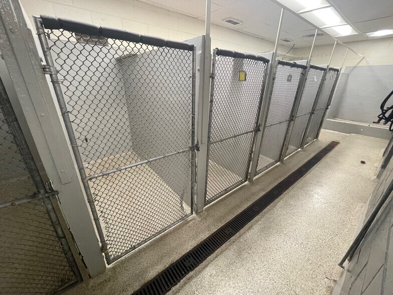 More Photos Of 3451 W 159th St, Markham Storefront Retail Office For Sale