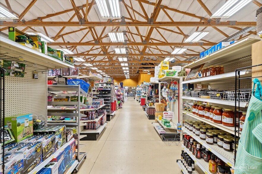 More Photos Of 105 W Illinois Route 71 Rt, Newark Freestanding For Lease