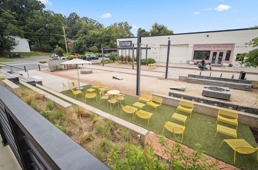 More Photos Of 919 Berryhill Rd, Charlotte Coworking Space