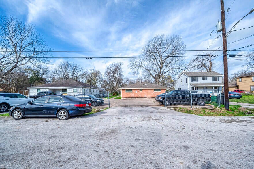 More Photos Of 4905 Kashmere St, Houston Apartments For Sale