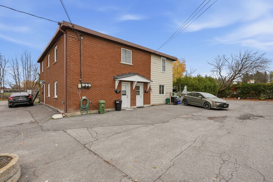 More Photos Of 1237-1255 Cousineau St, Ottawa Service For Sale