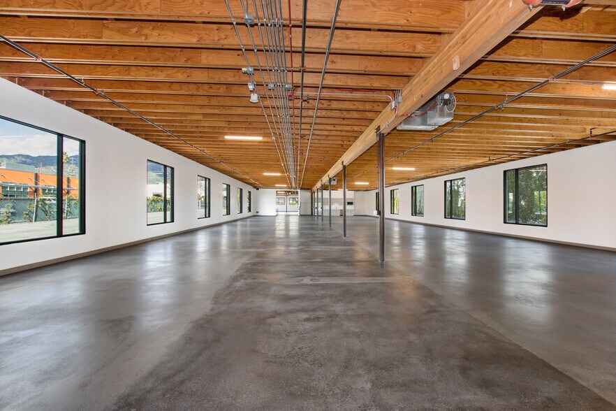 More Photos Of 6325 San Fernando Rd, Glendale Mixed Retail For Lease