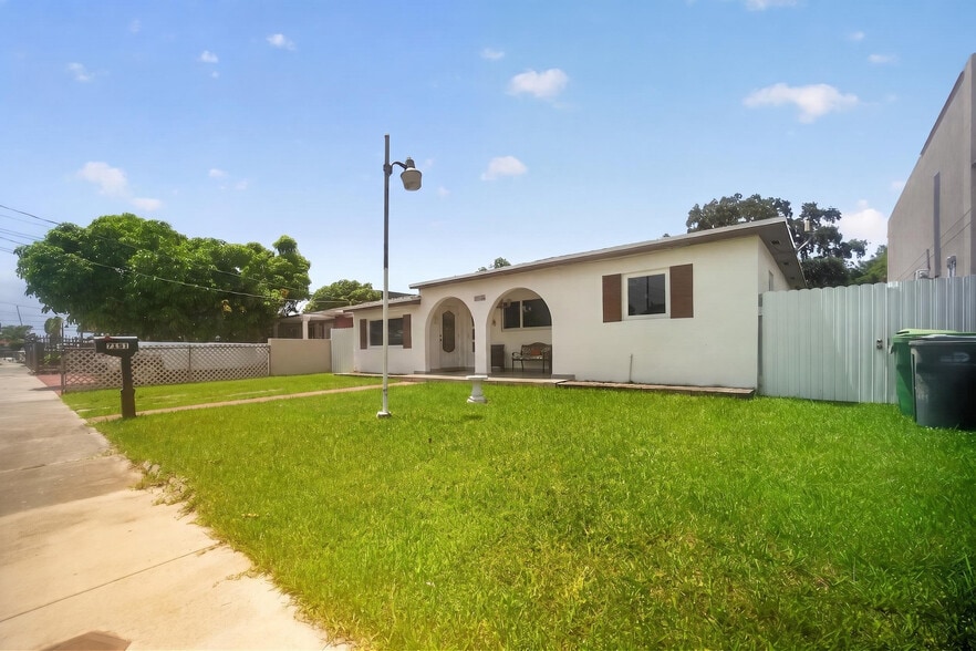 More Photos Of 7151 SW 42nd St, Miami Assisted Living For Sale