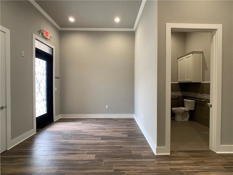 More Photos Of 5899 Preston Rd, Frisco Office For Sale