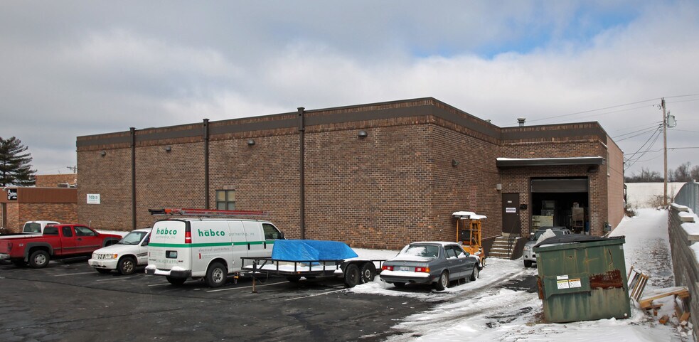 More Photos Of 10781-10785 Indian Head Industrial Blvd, Saint Louis Warehouse For Sale