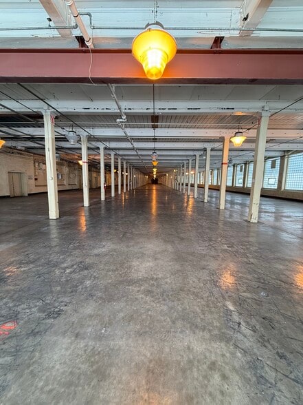 More Photos Of 422B N 3rd St, Albemarle Warehouse For Lease