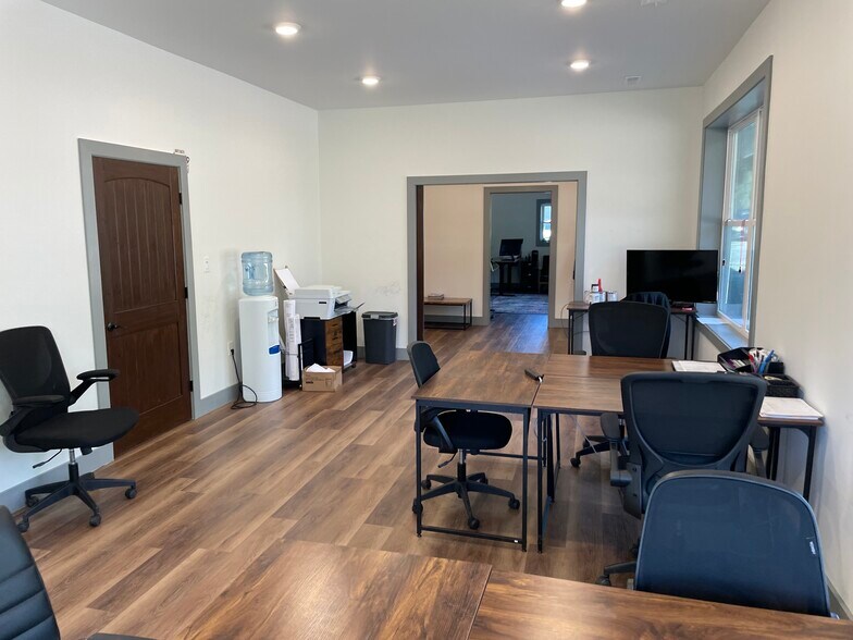 More Photos Of 5036 Obarr Rd, Knoxville Office For Sale