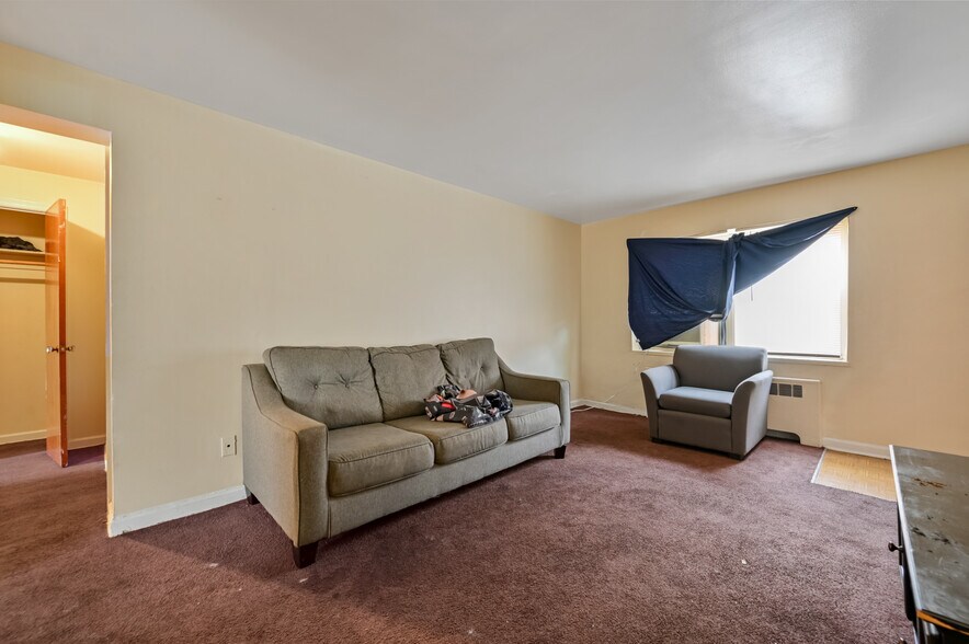 More Photos Of 3423 S Harlem Ave, Berwyn Apartments For Sale