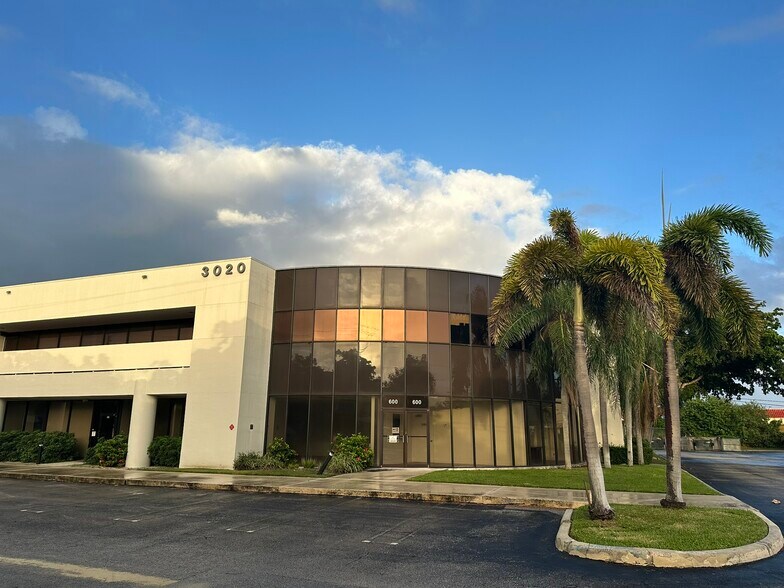 Primary Photo Of 3020 High Ridge Rd, Boynton Beach Showroom For Lease