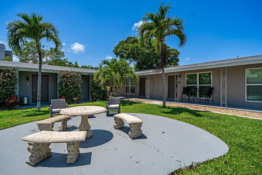 More Photos Of 2201 NE 14th Ave, Wilton Manors Apartments For Sale