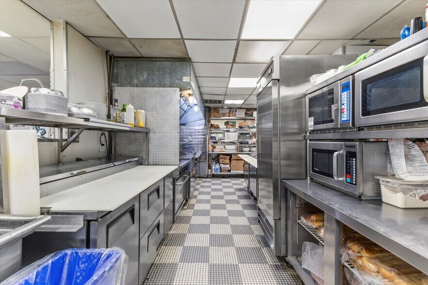 More Photos Of 232 W Moorestown Rd, Wind Gap Restaurant For Sale