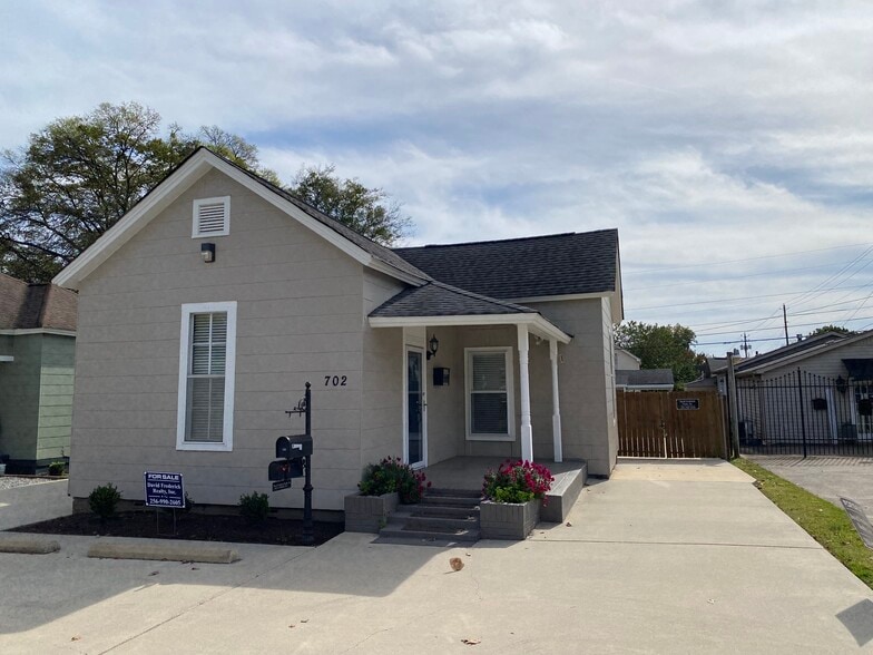 More Photos Of 702 McKinley Ave NE, Huntsville Office Residential For Sale