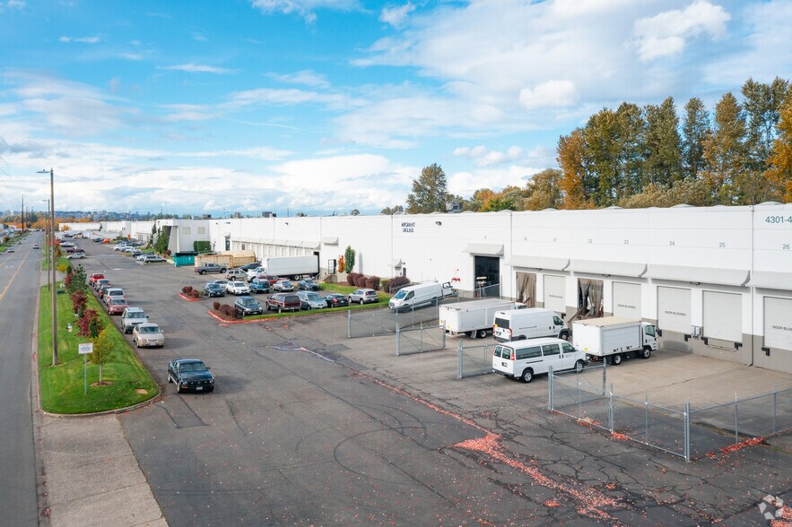 More Photos Of 4301-4401 Industry Dr E, Fife Warehouse For Lease