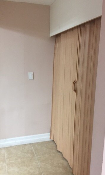 More Photos Of 97 Guyon Ave, Staten Island Storefront Retail Office For Lease