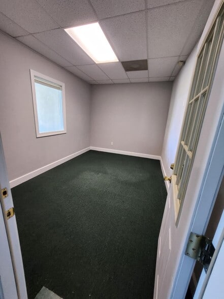 More Photos Of 223 N Main St, Franklin Office For Lease