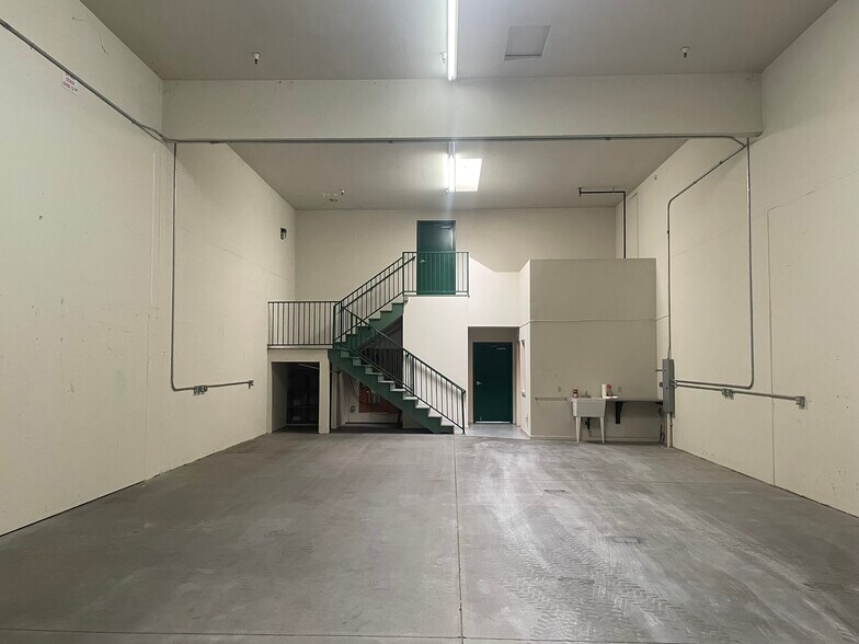More Photos Of 3715 Santa Rosa Ave, Santa Rosa Warehouse For Lease