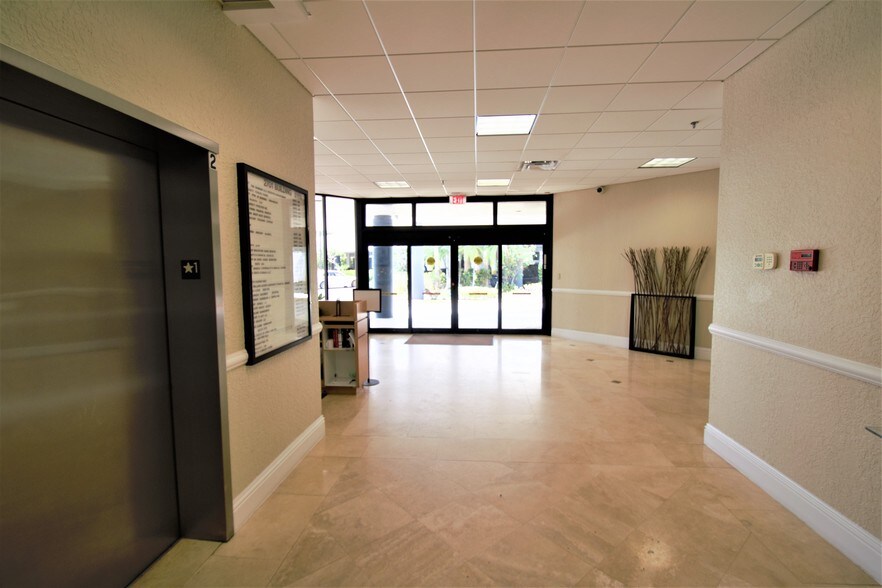 More Photos Of 2701 W Oakland Park Blvd, Oakland Park Office For Sale
