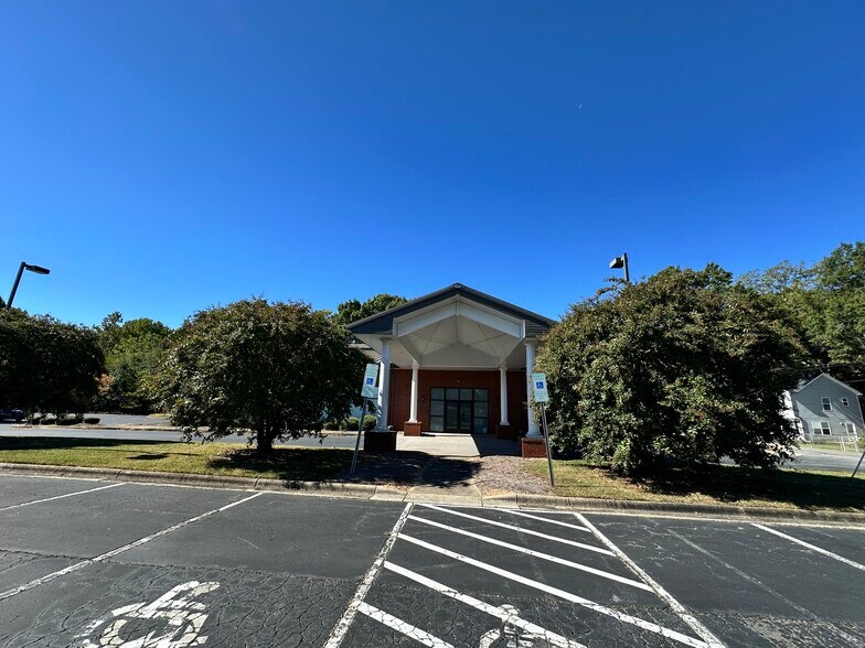 More Photos Of 508 Cook St, Kannapolis Funeral Home For Sale