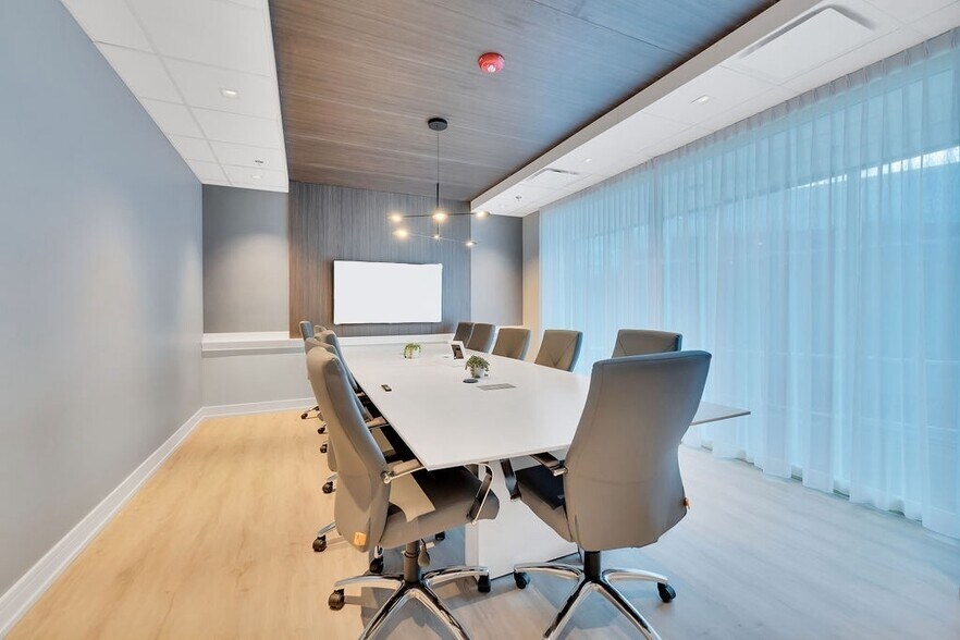 More Photos Of 600 Enterprise Dr, Oak Brook Medical For Lease