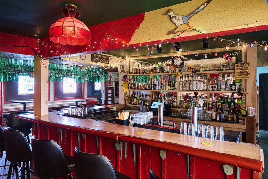 More Photos Of 73839 Twentynine Palms, Twentynine Palms Bar For Lease