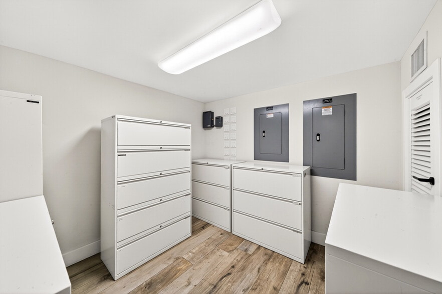 More Photos Of 5801 Biscayne Blvd, Miami Loft Creative Space For Lease