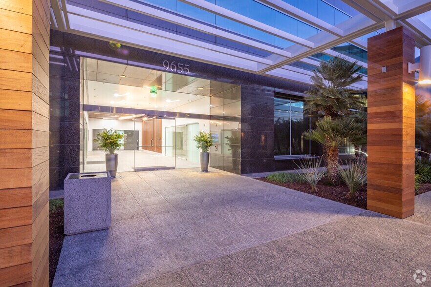 More Photos Of 9655 Granite Ridge Dr, San Diego Coworking Space