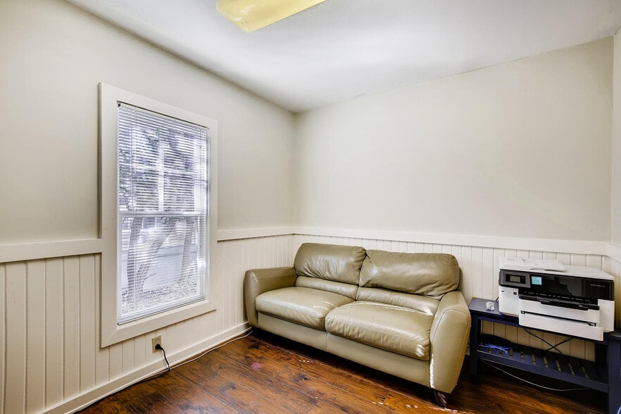 More Photos Of 2118 Oxford St, Austin Office For Lease