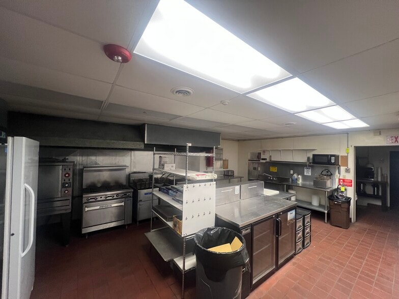 More Photos Of 1332 Lower Broadway, Schenectady Restaurant For Lease