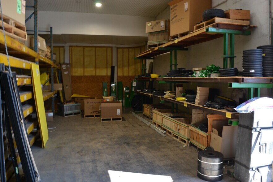 More Photos Of 1111 W 3rd St, Rushville Freestanding For Lease