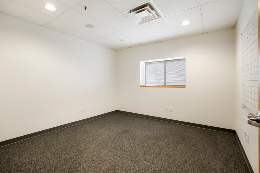 More Photos Of 1740 Skyway Dr, Longmont Warehouse For Sale