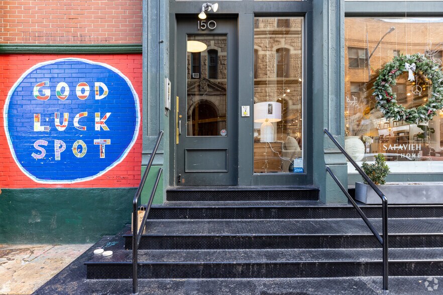 More Photos Of 150 Thompson St, New York Apartments For Lease