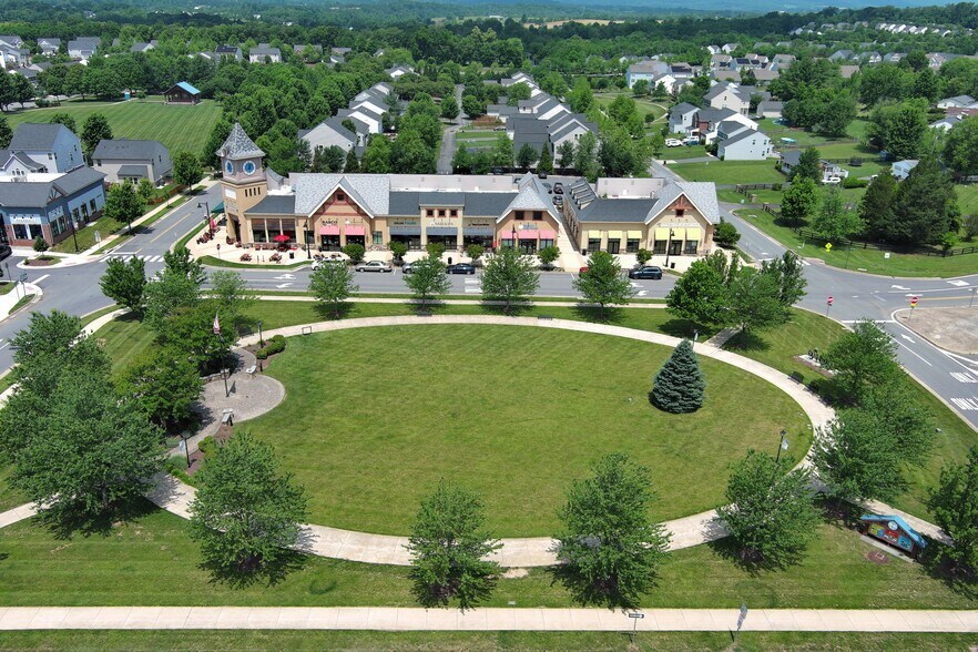 More Photos Of 1 W Broad Way, Lovettsville Unknown For Lease