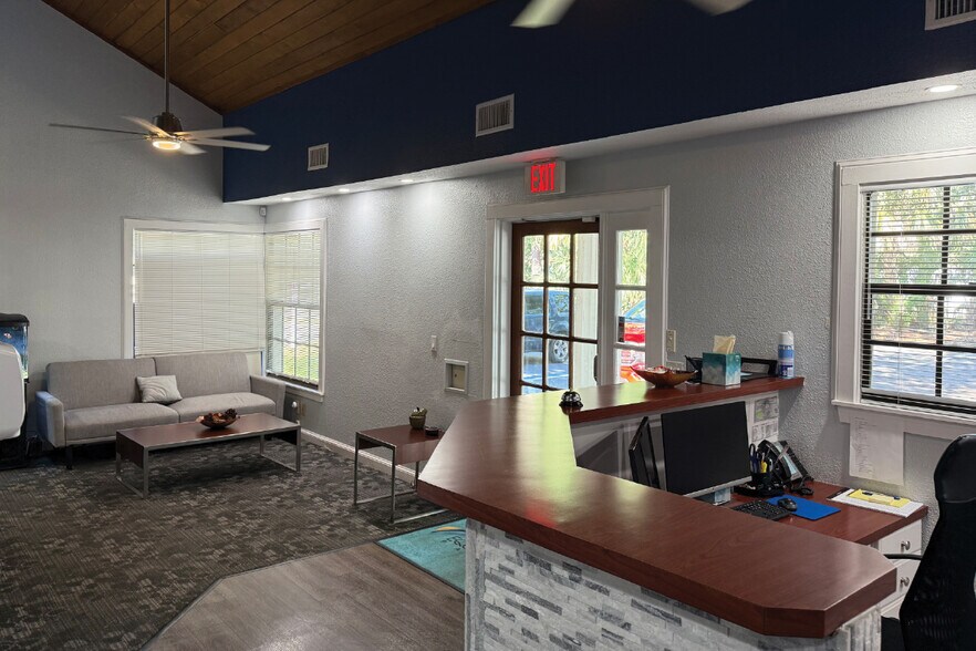 More Photos Of 10225 Ulmerton Rd, Largo Office For Sale