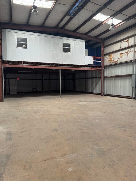 More Photos Of 2809 E Judge Perez Dr, Meraux Office For Lease