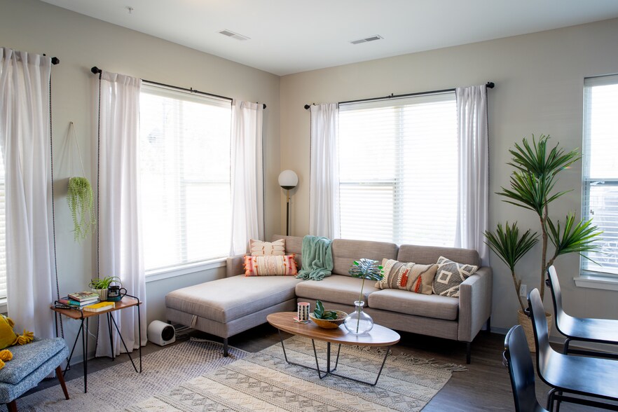 More Photos Of 104 E 7th St, Coralville Apartments For Lease