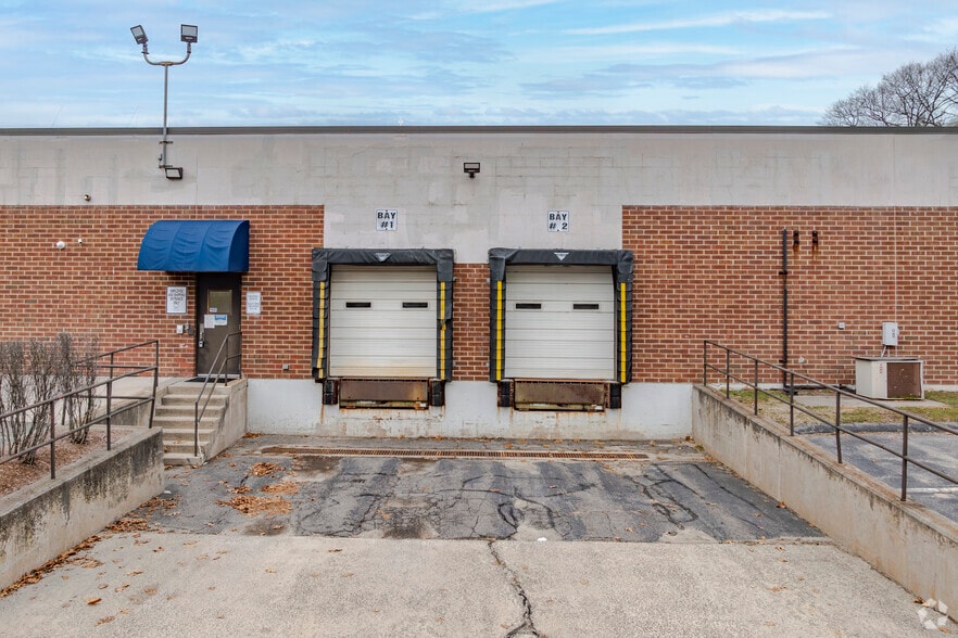 More Photos Of 14-20 Progress Dr, Shelton Office For Lease