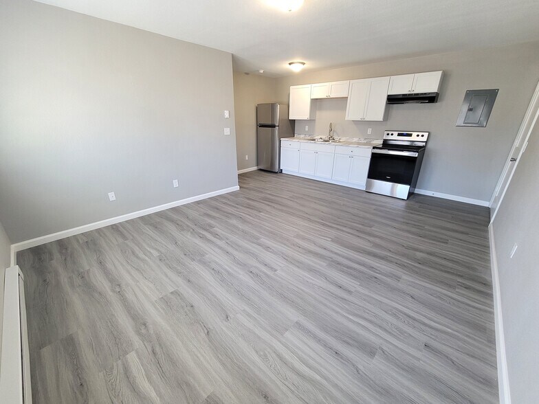 More Photos Of 1351 Iowa Ave SE, Huron Apartments For Sale