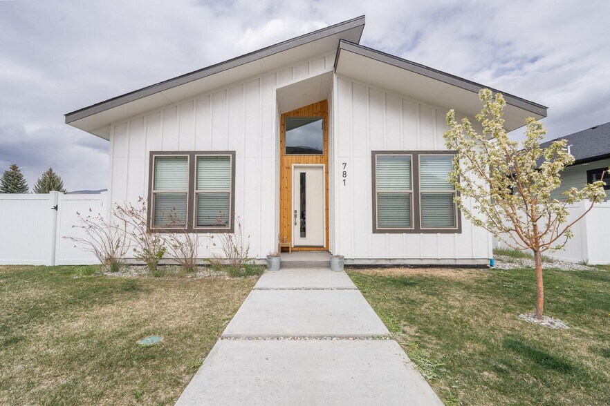 More Photos Of , Hailey Multifamily For Sale