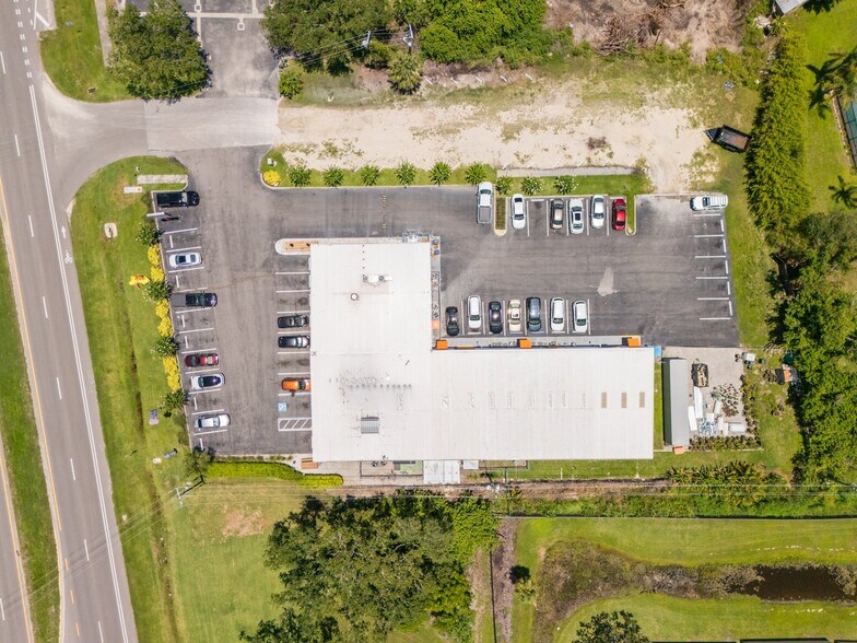More Photos Of 2443 US Highway 301 N, Ellenton General Retail For Lease
