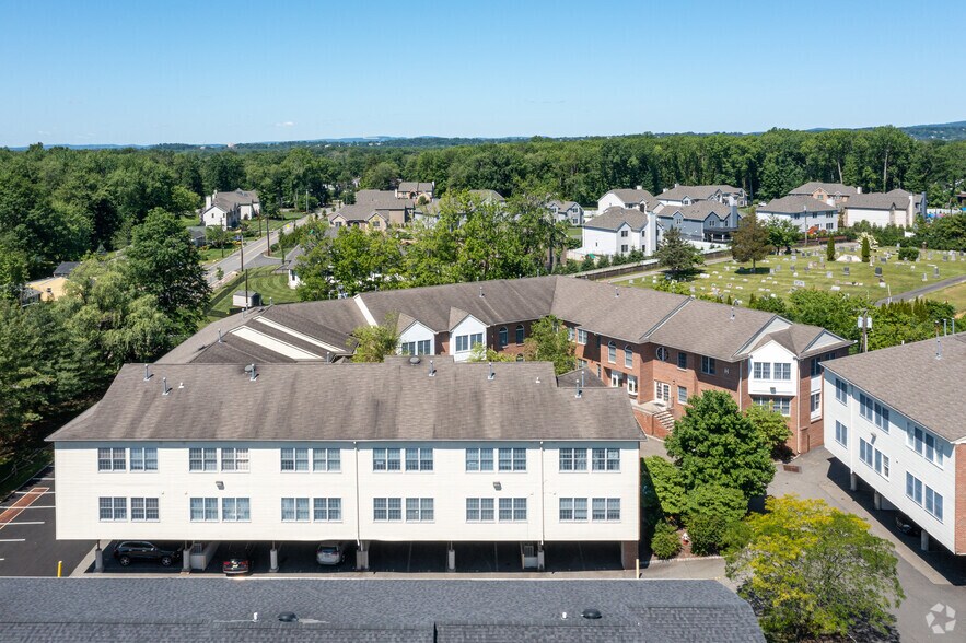 More Photos Of 271 US Highway 46, Fairfield Office Residential For Lease