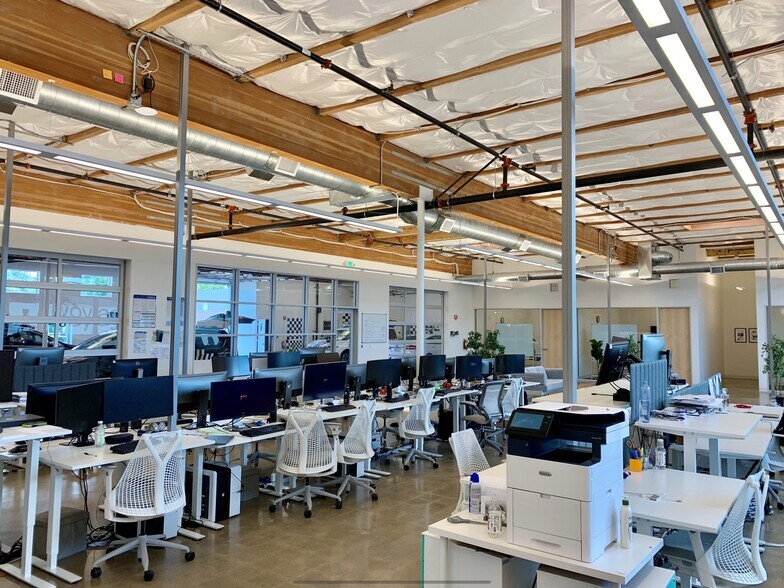 More Photos Of 844 E Charleston Rd, Palo Alto Flex For Lease