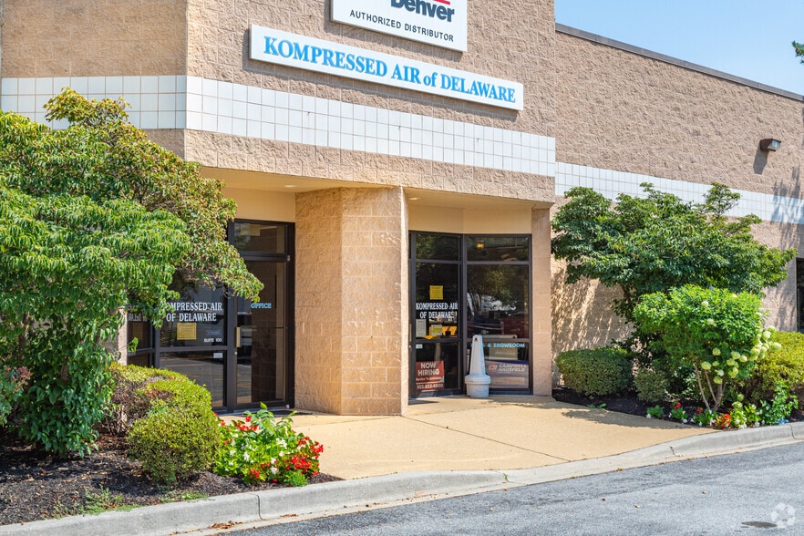 More Photos Of 144 Quigley Blvd, New Castle Warehouse For Sale