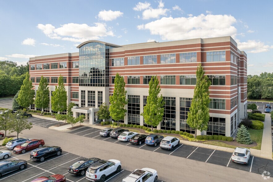 More Photos Of 7870 E Kemper Rd, Cincinnati Office For Sale