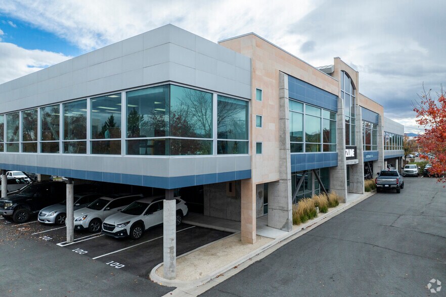 More Photos Of 9650 Gateway Dr, Reno Office For Lease