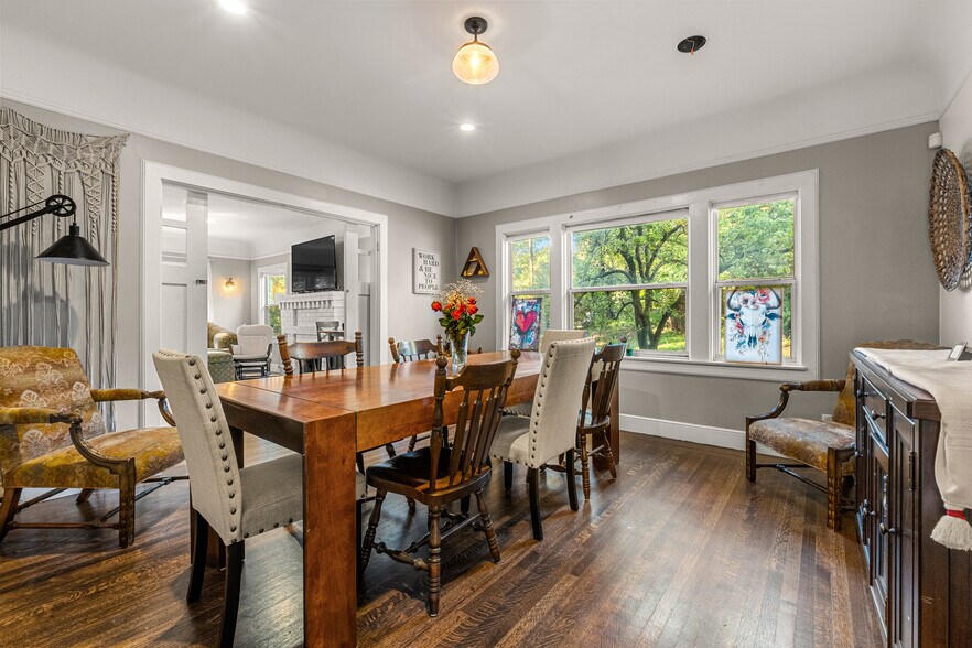 More Photos Of 320 Taylor Rd, Newcastle Specialty For Sale