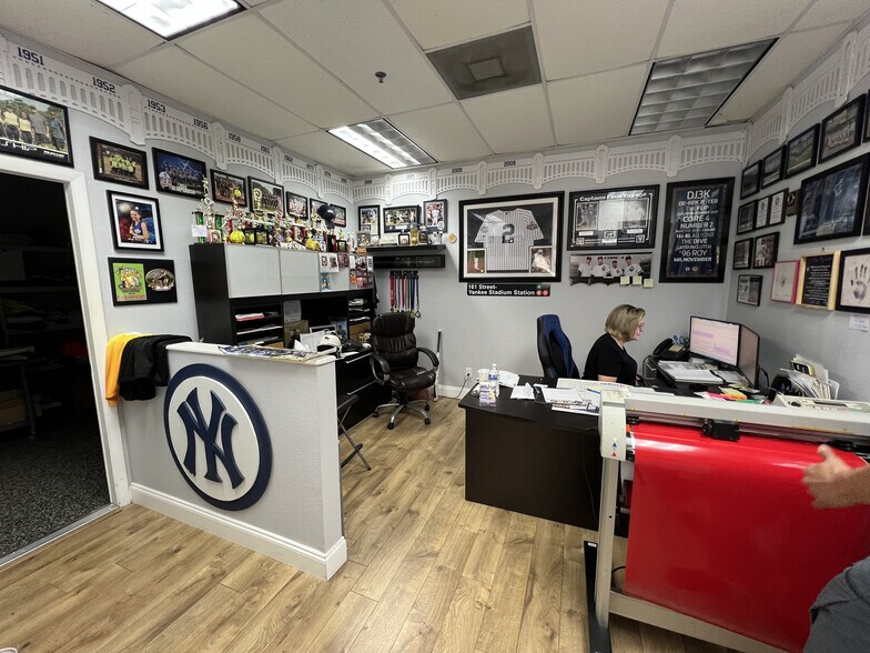 More Photos Of 550 Kane Ct, Oviedo Warehouse For Lease